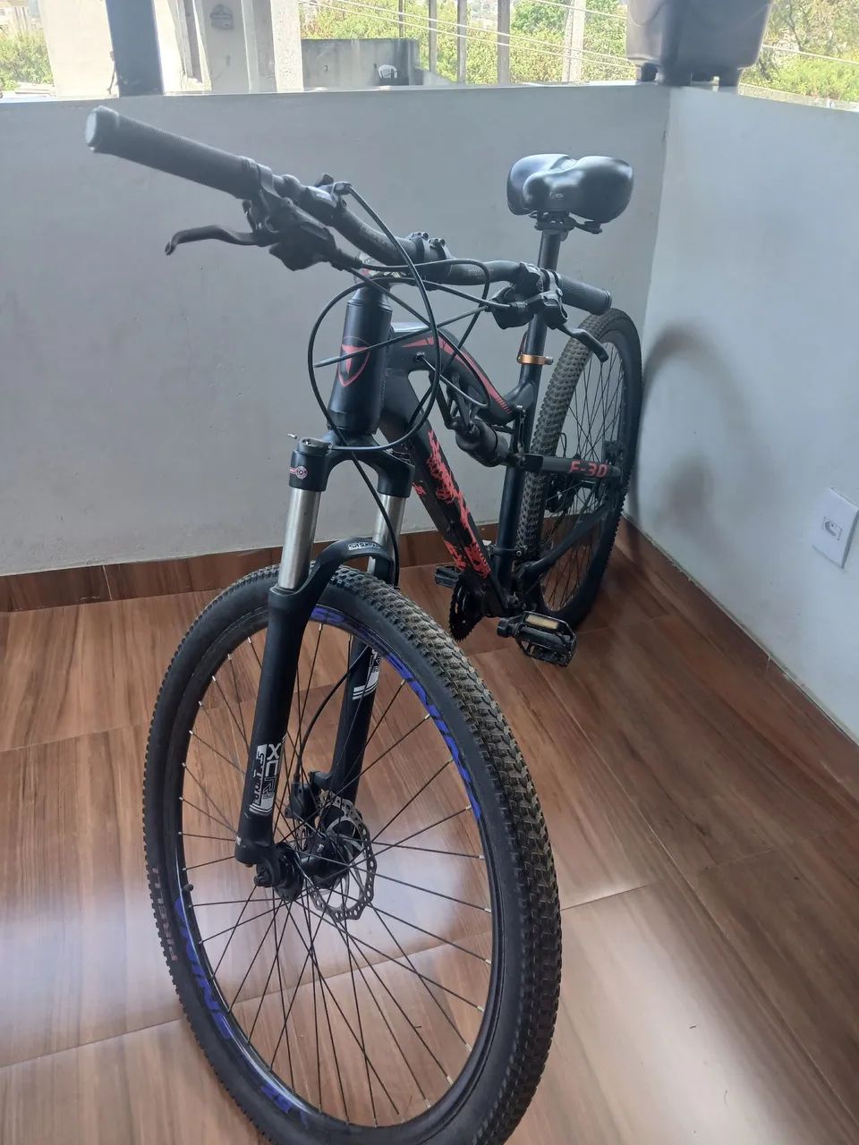 Bicicleta lotus freio a disco