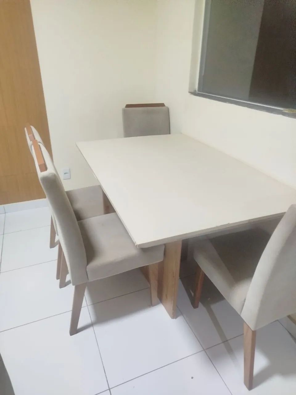 Mesa com 4 cadeiras  - Foto 4