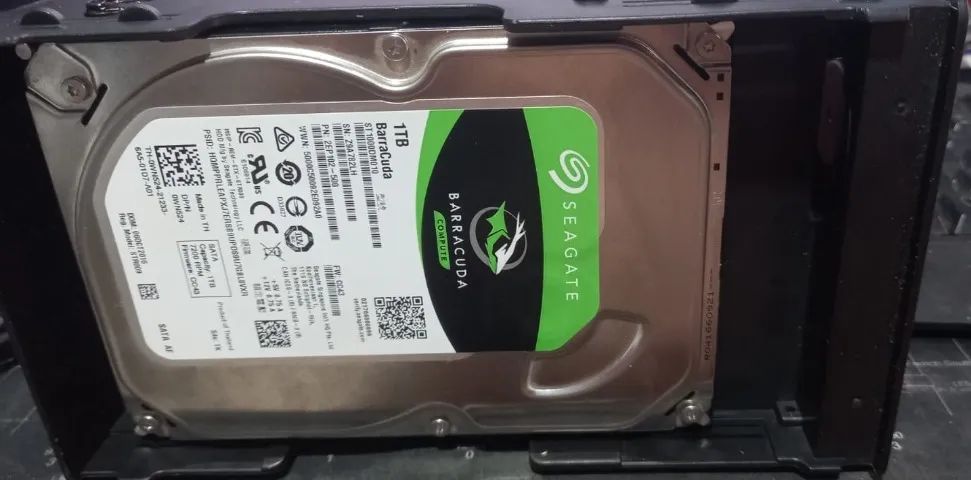 CASE EXTERNA COM 2 HDs (1TB+ 1.5TB) - Foto 4