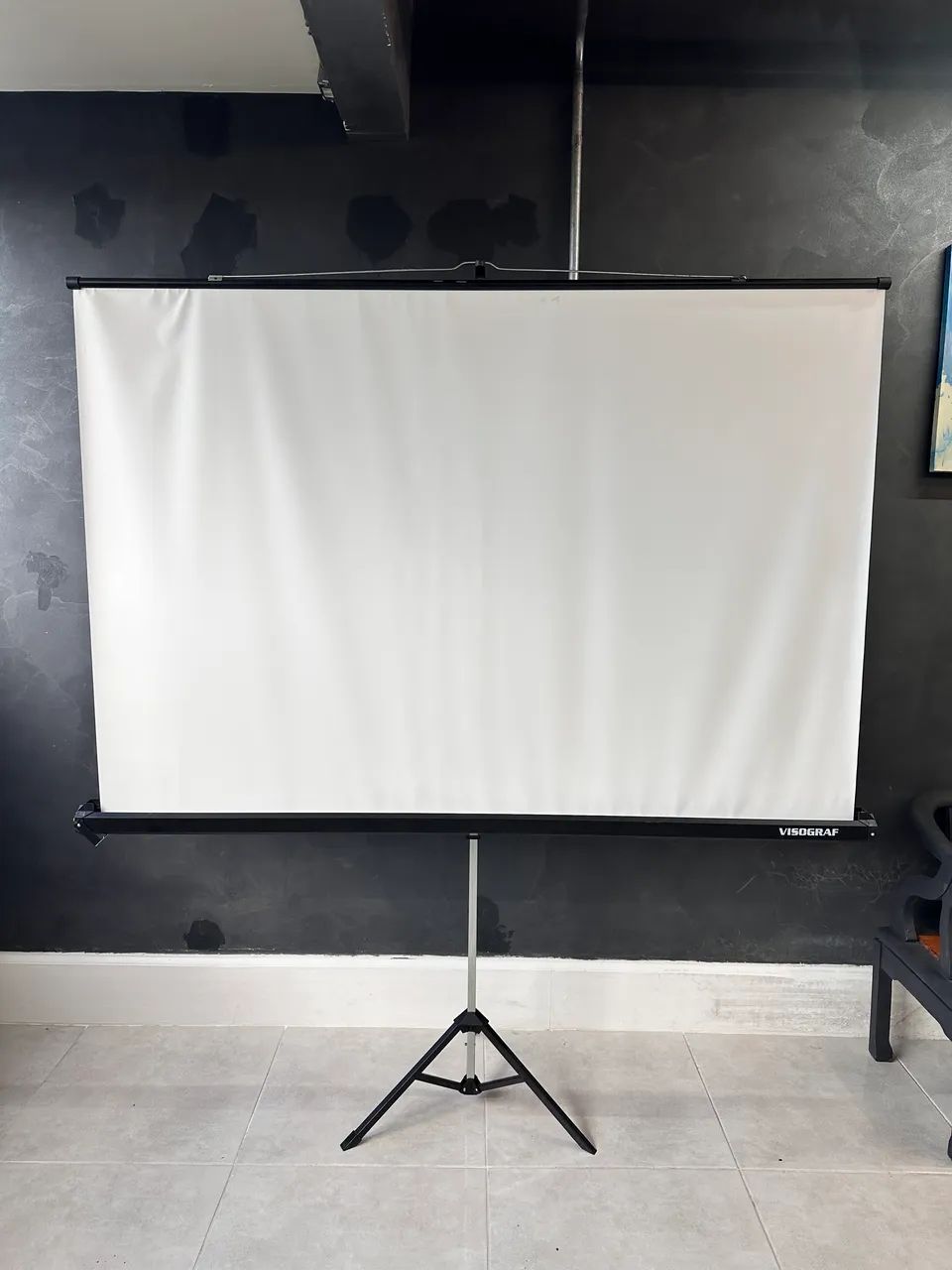 Tela de projeção retrátil