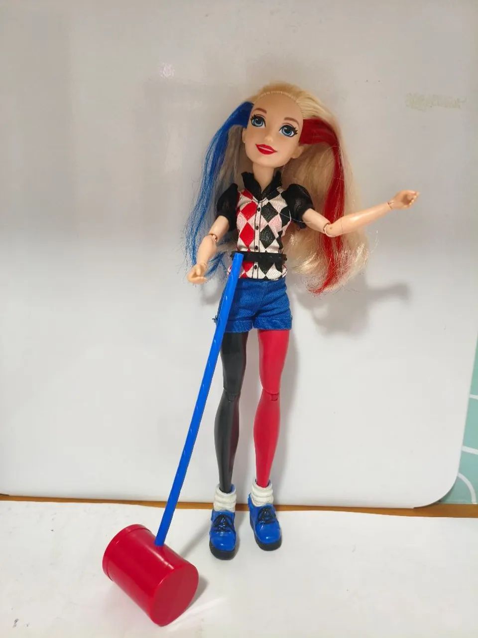 Boneca DC Super Hero Harley Quinn 
