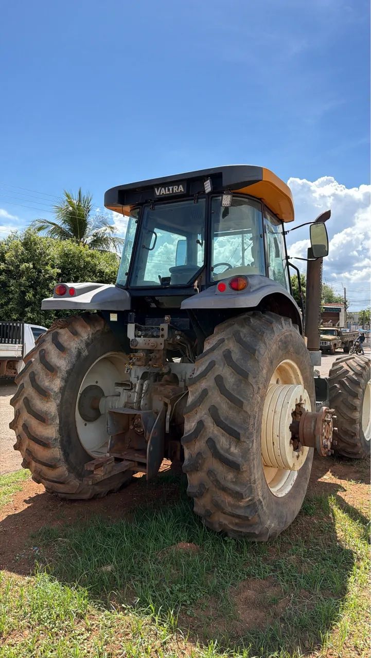 TRATOR VALTRA BT210  - Foto 4