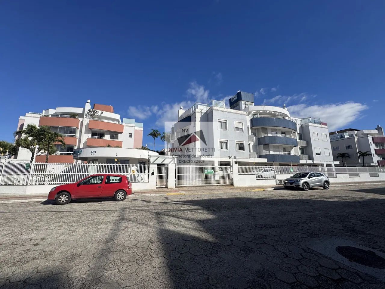 Apartamento 3 dormitórios mobiliado 400 metros do mar!