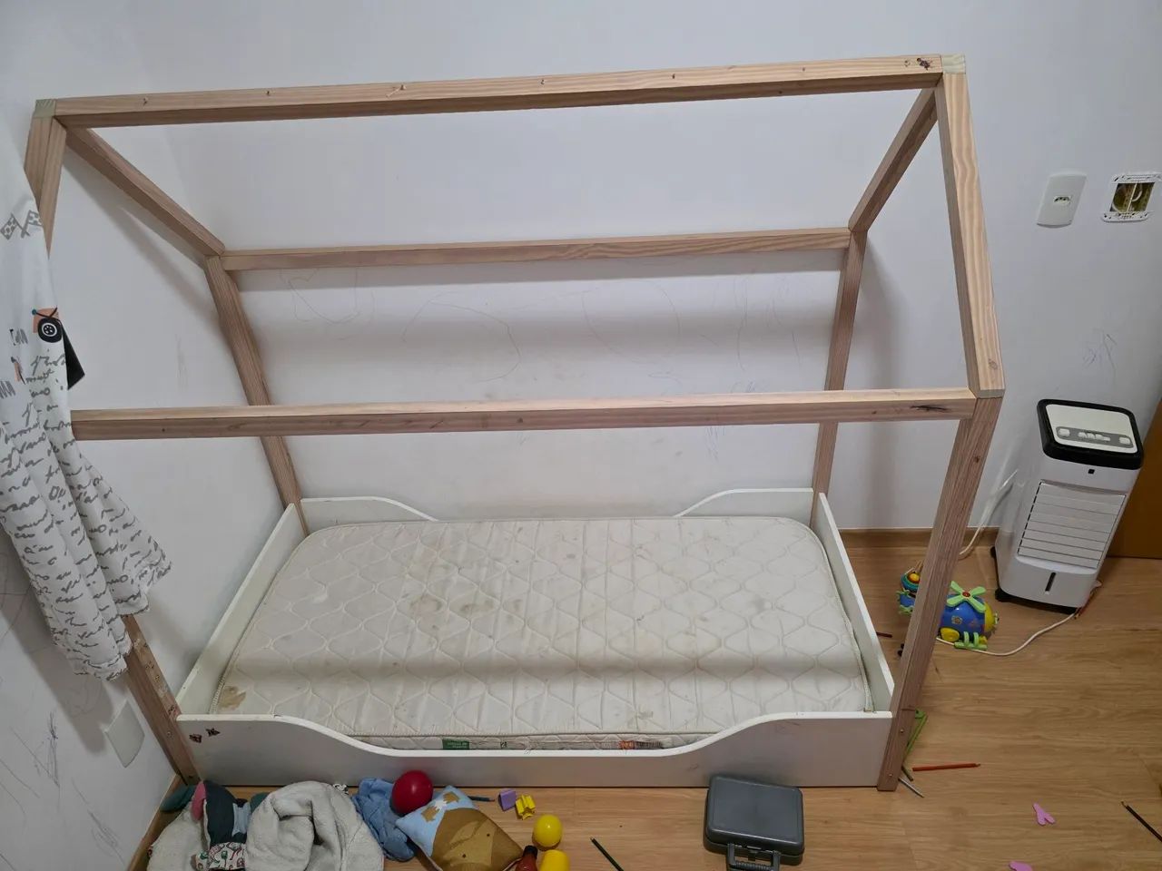 Vende cama infantil com colchão. - Foto 2