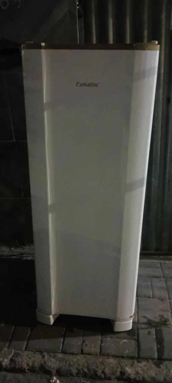 Geladeira esmaltec 280 litros