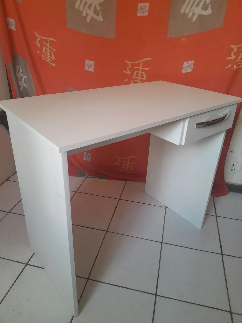 Escrivaninha com gaveta  - Foto 3