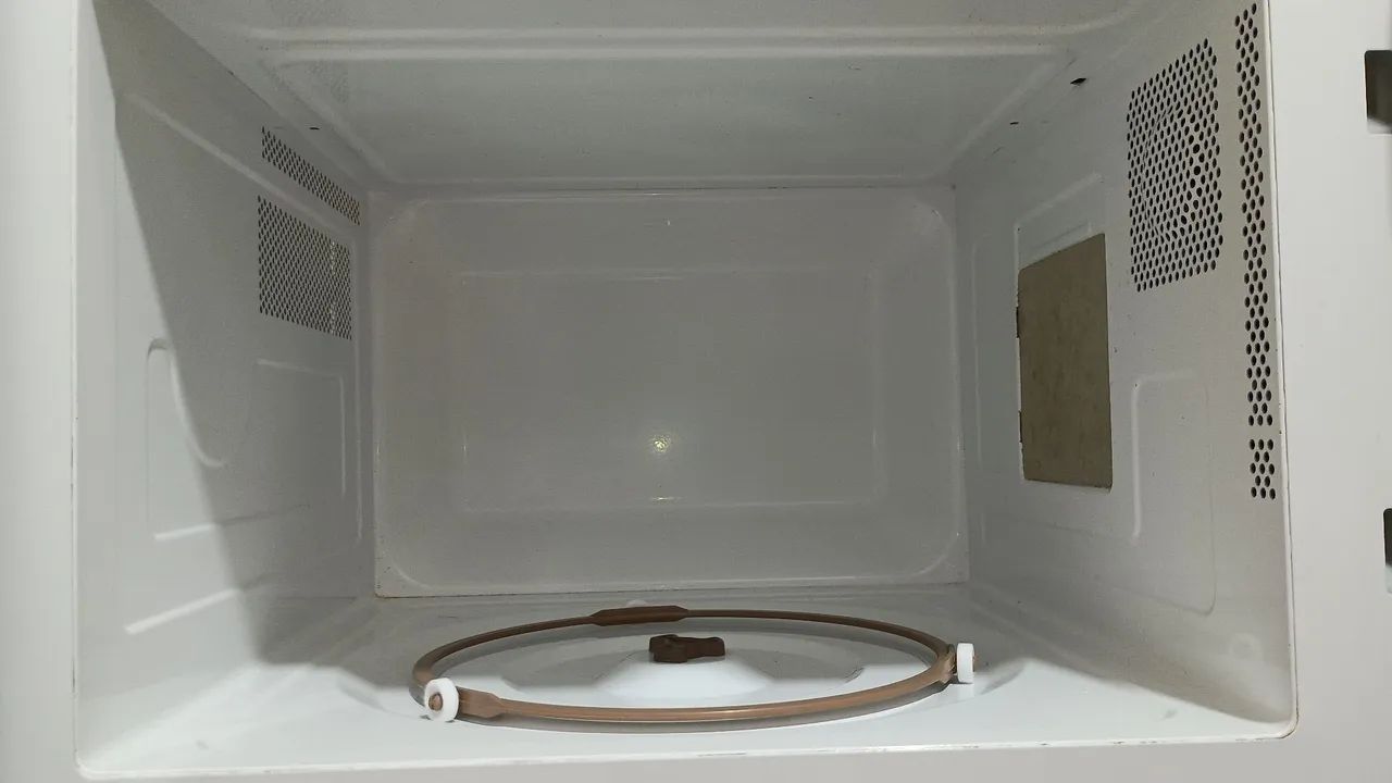 Microondas grande Eletrolux 31 litros - Foto 2