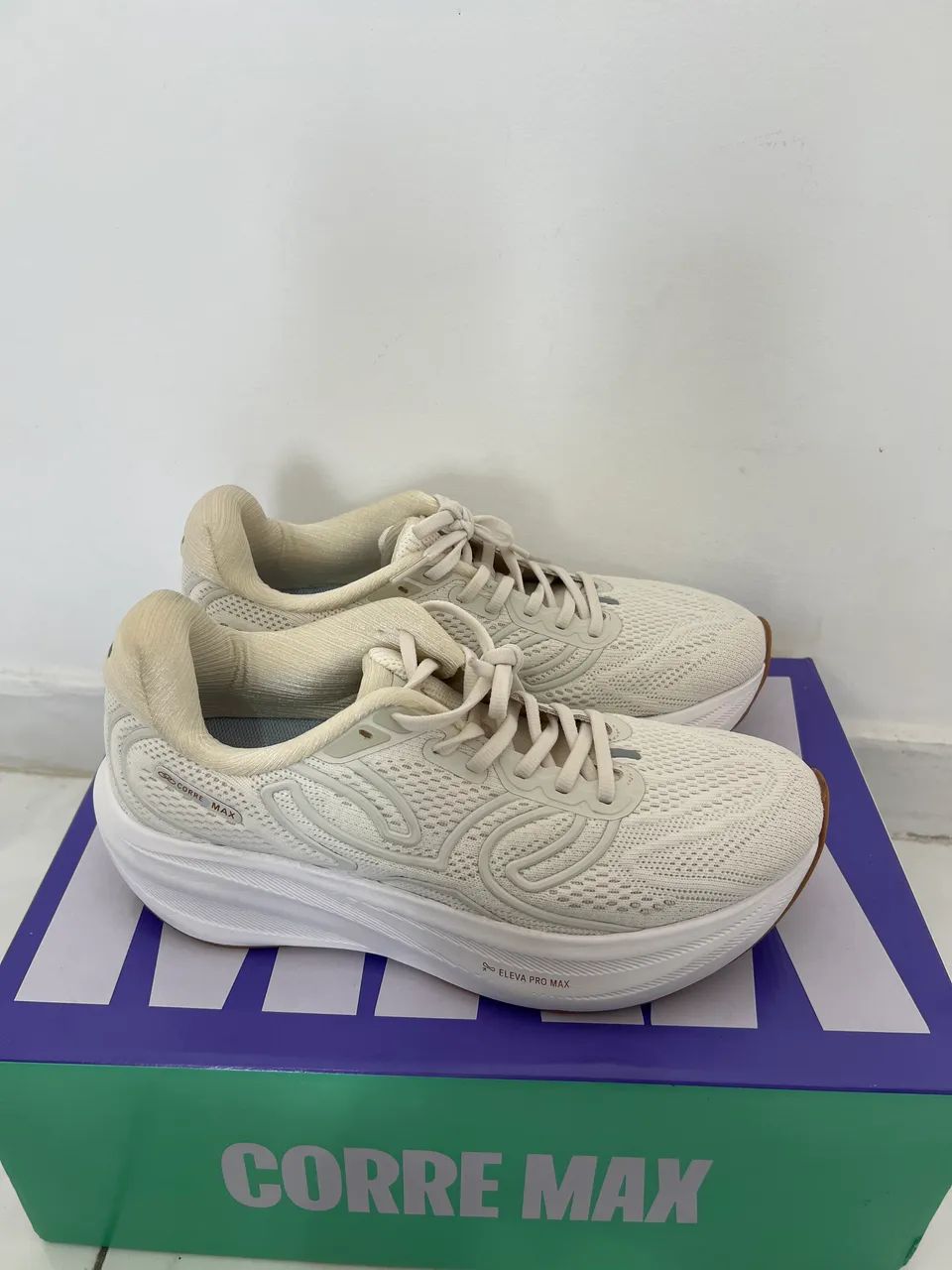 Corre Max Branco feminino - Foto 3