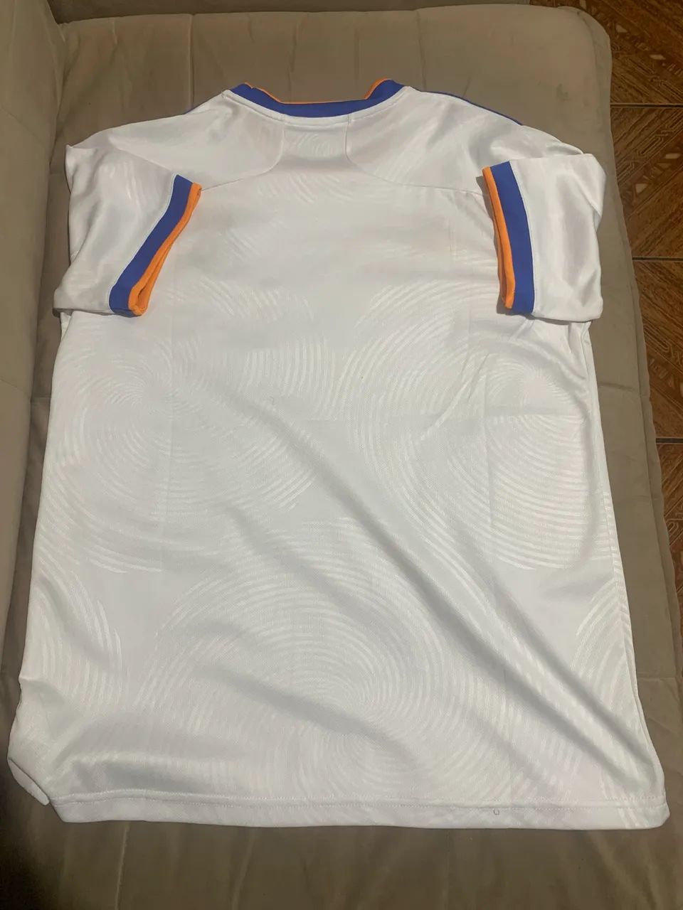 Camisa Real Madri 21/22 - Foto 2