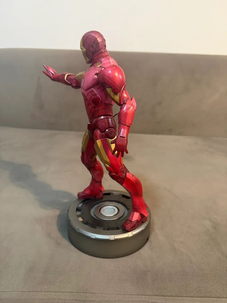 Iron Man (Homem de Ferro) - Miniatura Articulada com Base LED - Foto 2