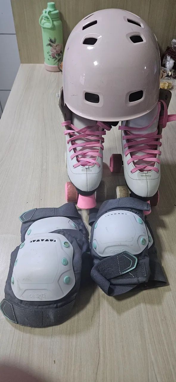 patins e kit de proteção 