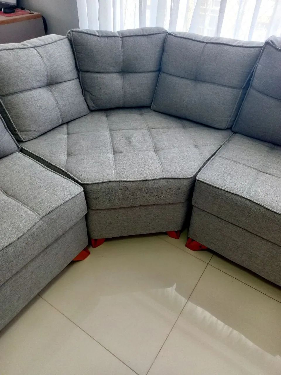 Vendo lindo sofá em L seminovo - Foto 4