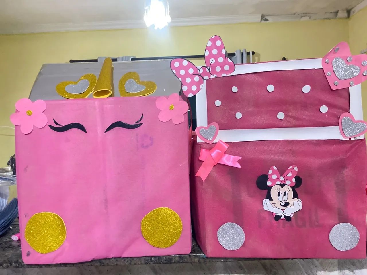 Carrinho de papelão e mochila maluca - Foto 3