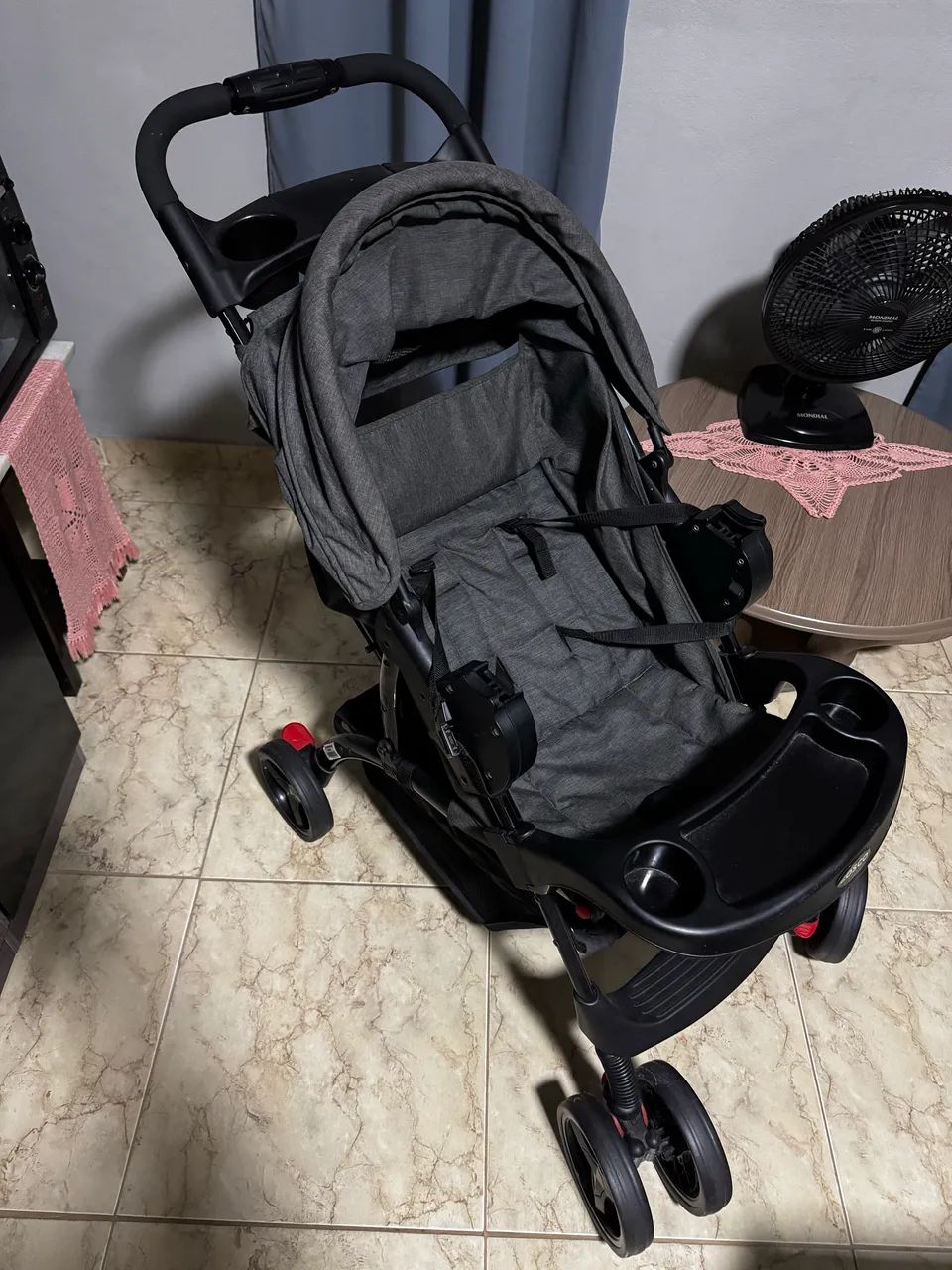 Vendo carrinho + bebê conforto Cosco  - Foto 4