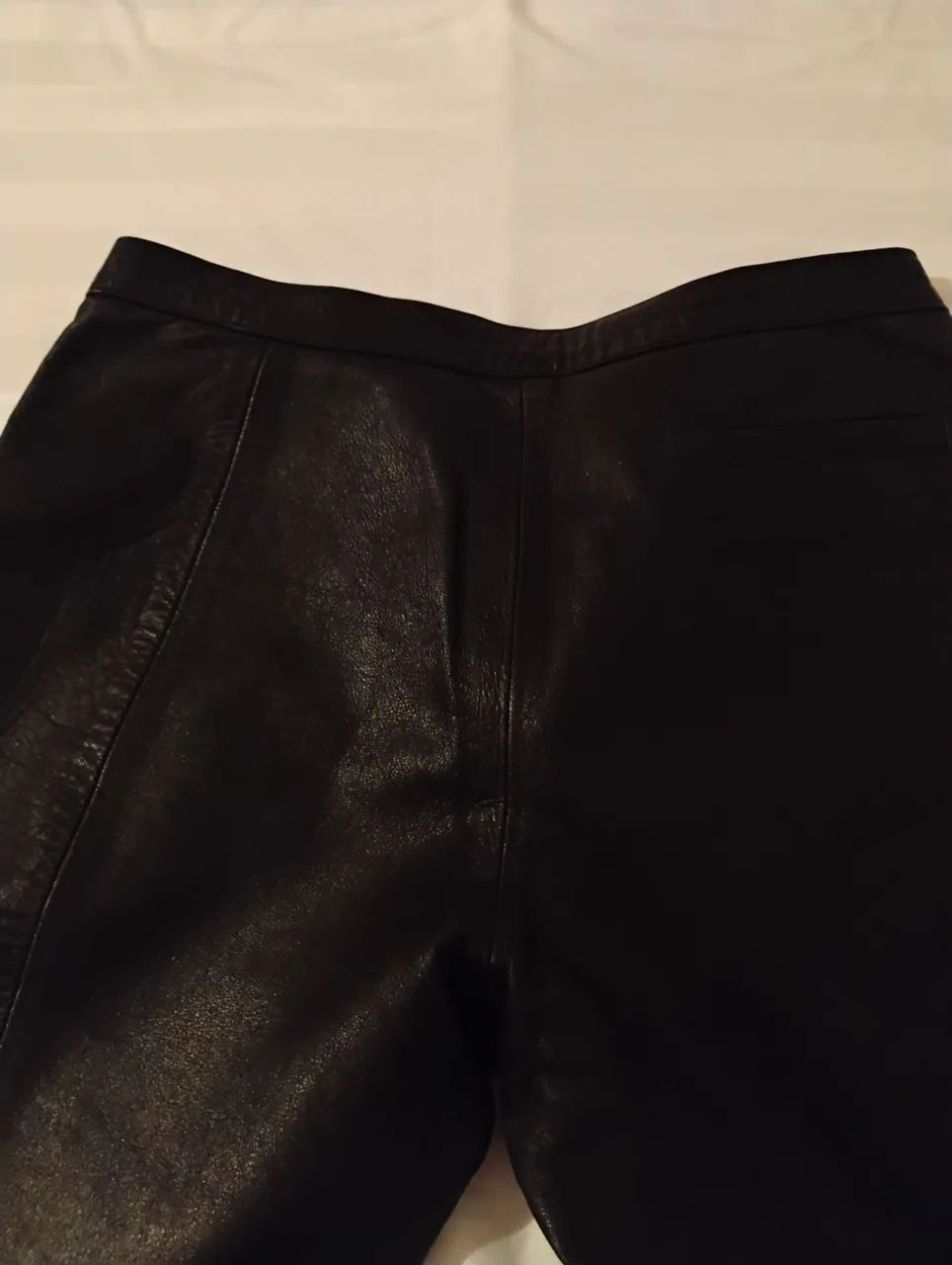Calça Couro Legítimo Preta Mr. Ghost Tamanho P - Original - Impecável - Foto 3