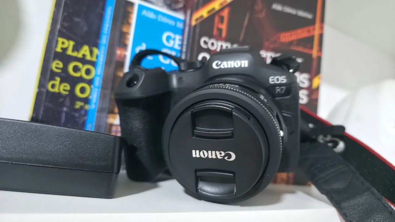 Câmera Canon R7