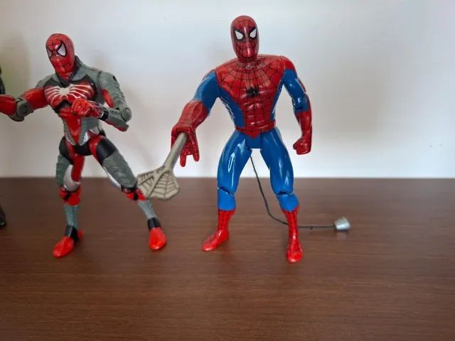 2 bonecos Homem-Aranha Marvel 1994 e 1996 - Foto 3