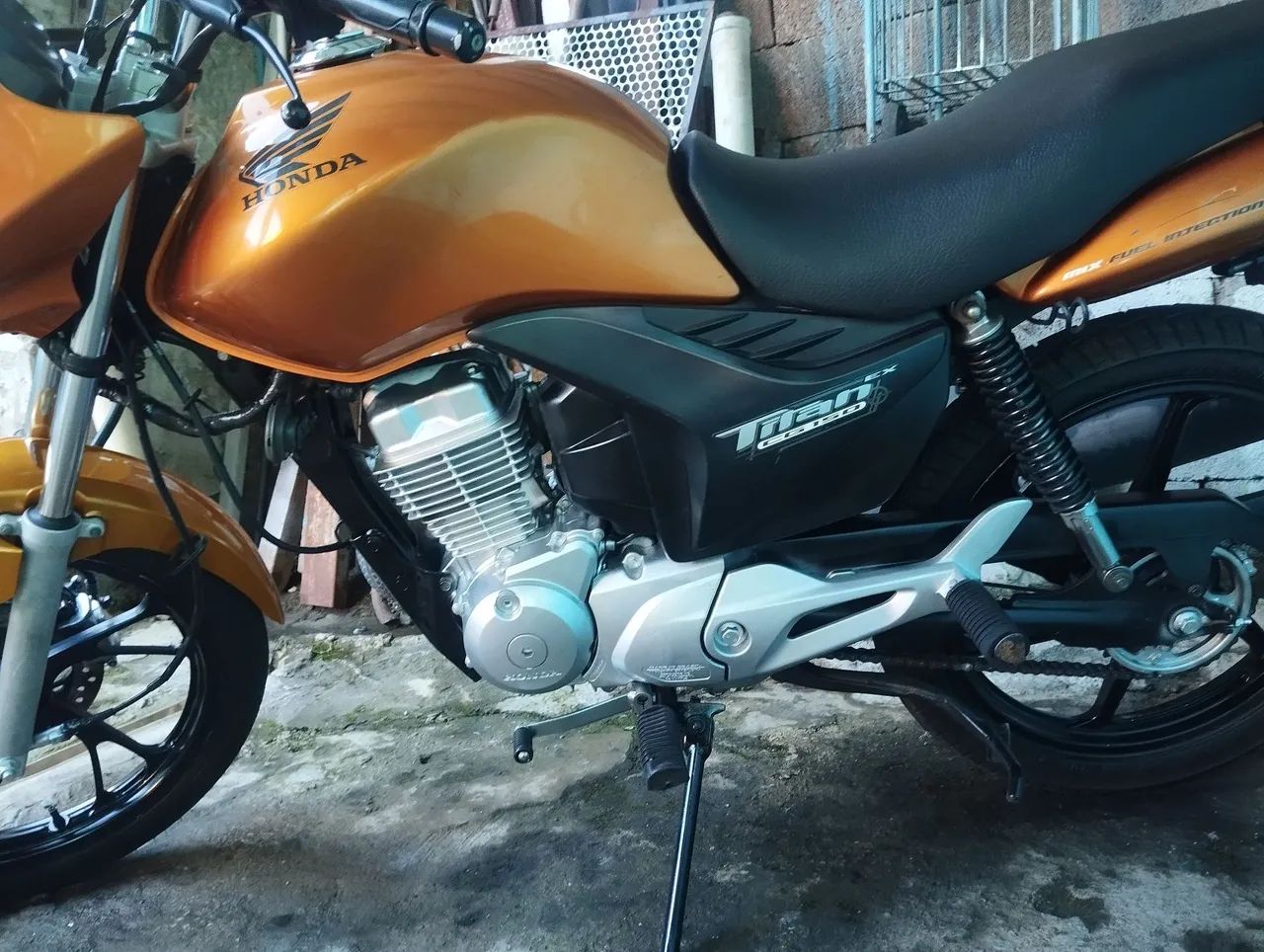 Titan 150 mix super conservada  - Foto 4
