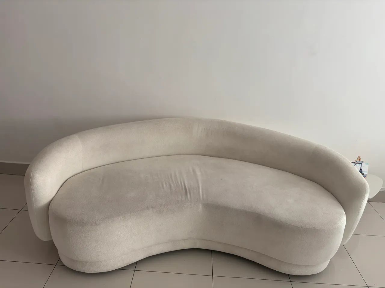 Sofá curvo branco 