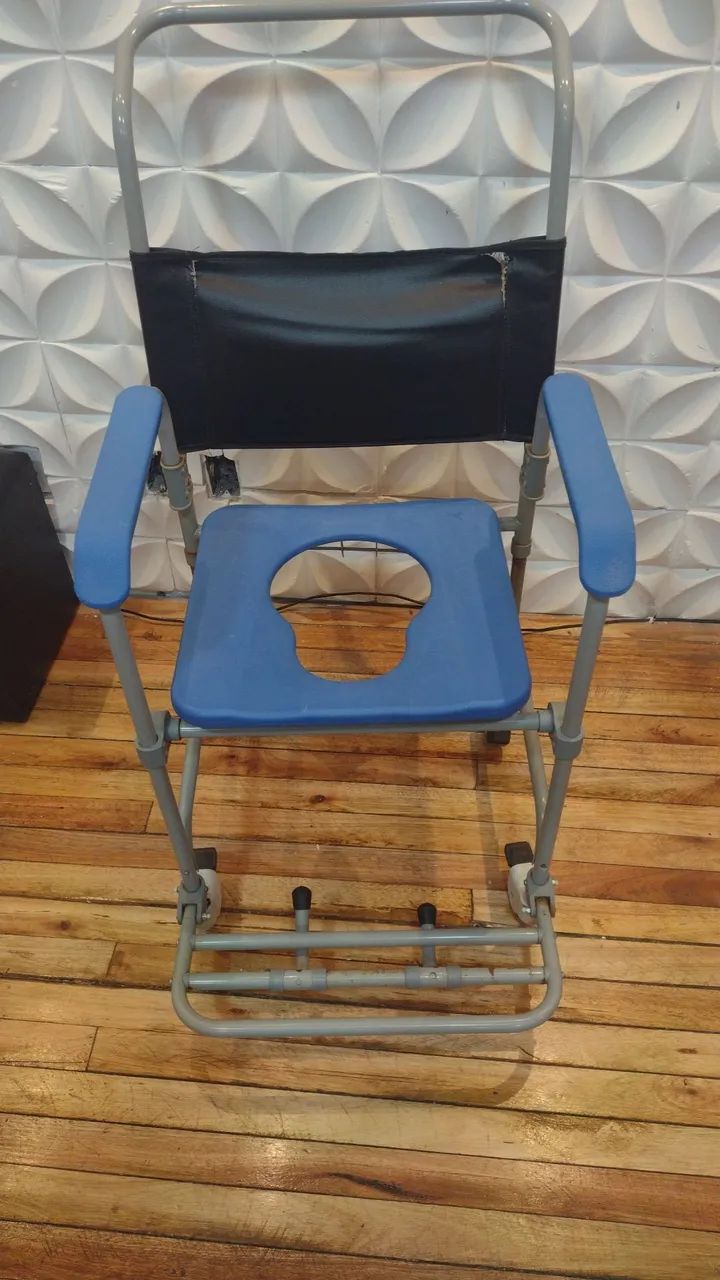 Cadeira de rodas para banho  - Foto 3