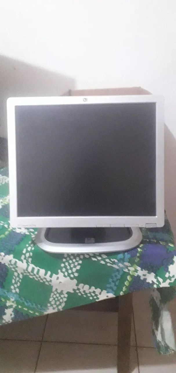 Monitor HP LA 1751g Base Giratória  - Foto 2