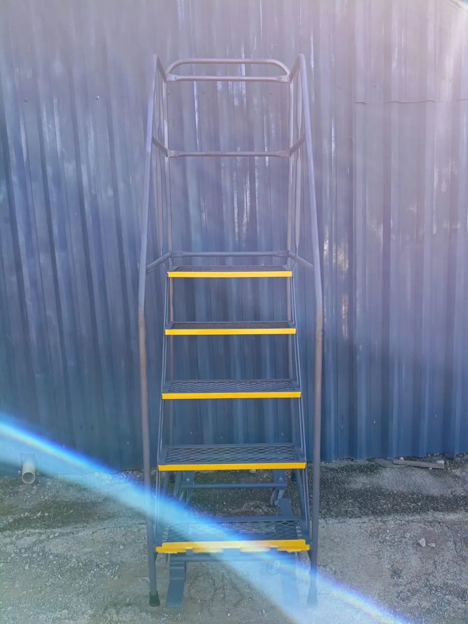 Escadas patamar em aço - Foto 3
