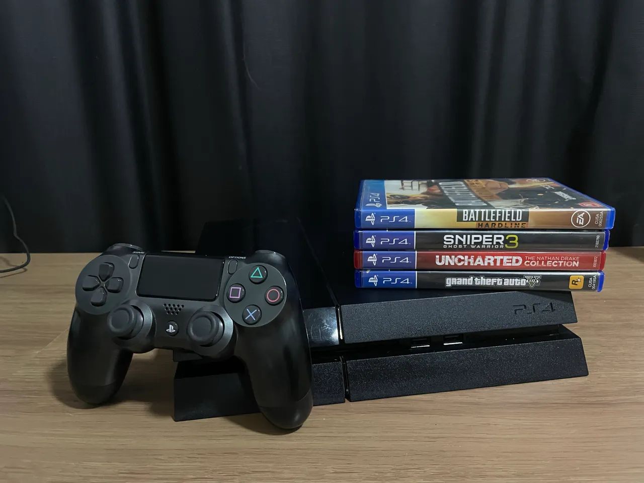 Ps4 com 4 Jogos e 1 Controle - Foto 2