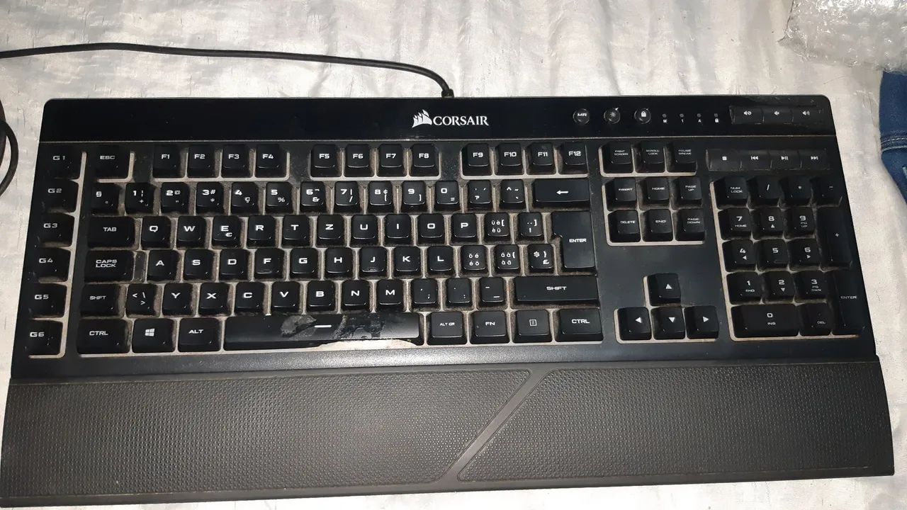 Teclado Corsair K55 RGB
