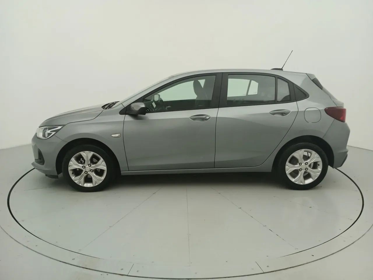 Chevrolet Onix Plus LTZ 1.0 12V TB Flex Aut. 4P, foto 2 de 18