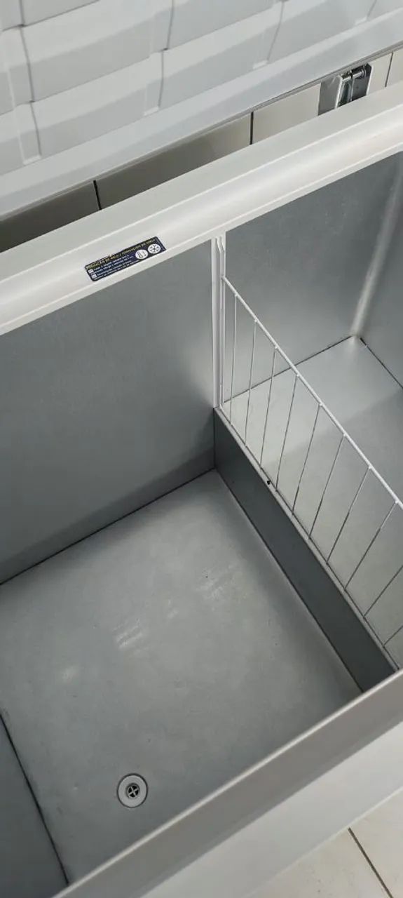 Vende um freezer semi novo horizontal  - Foto 3