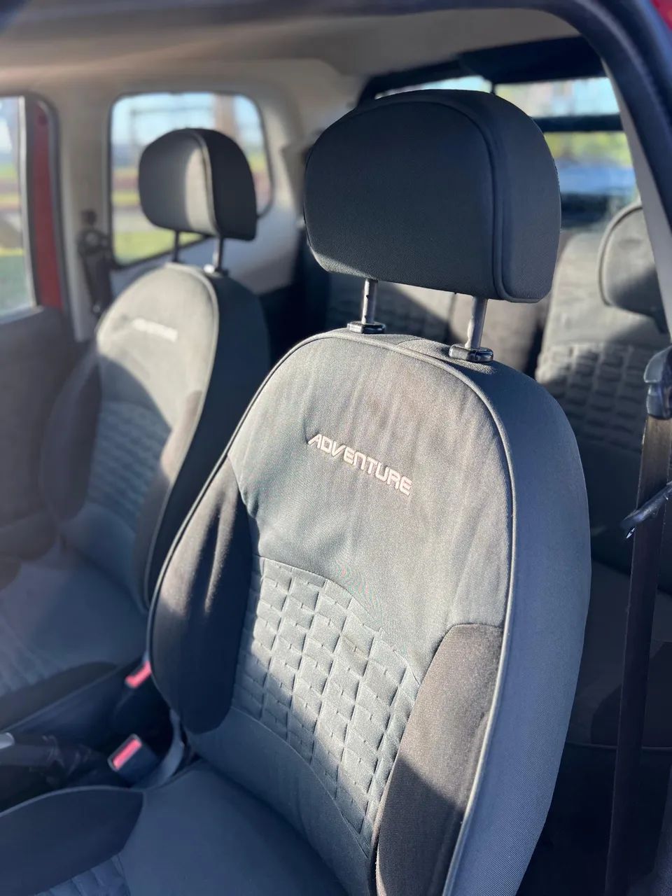 Fiat Strada Adventure1.8/ 1.8 Locker Flex CD 2013 - Foto 4