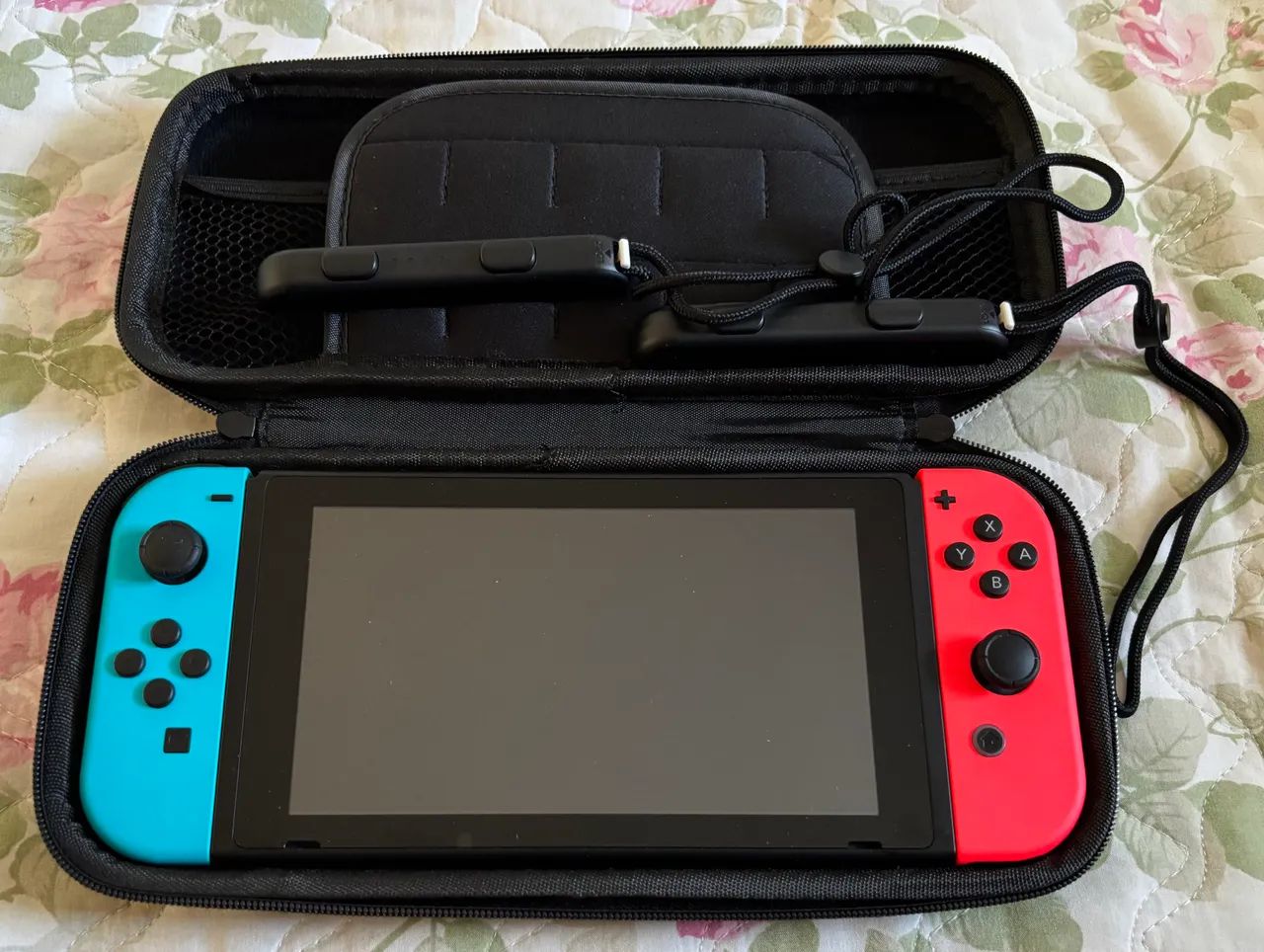 Console Nintendo Switch modelo V2 pouco usado com 32gb, possui caixa e etc  - Foto 2