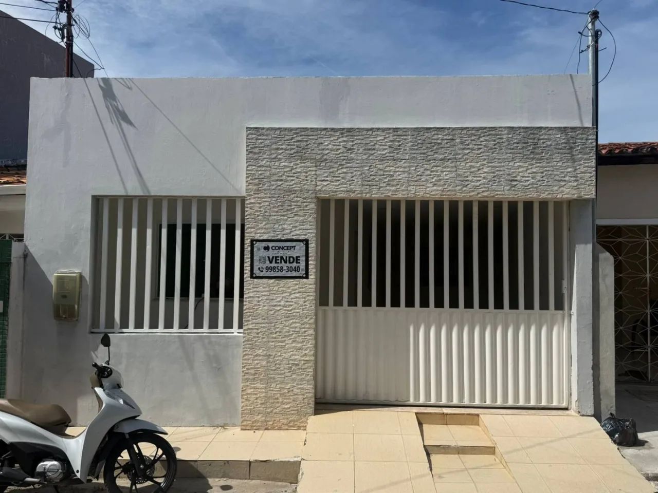 CASA EM RUA PUBLICA - CIRURGIA