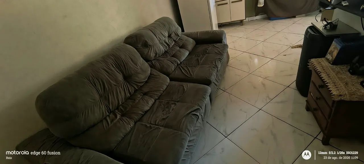Vendo sofá retrátil 2 lugares para reforma. Motivo mudança. - Foto 3