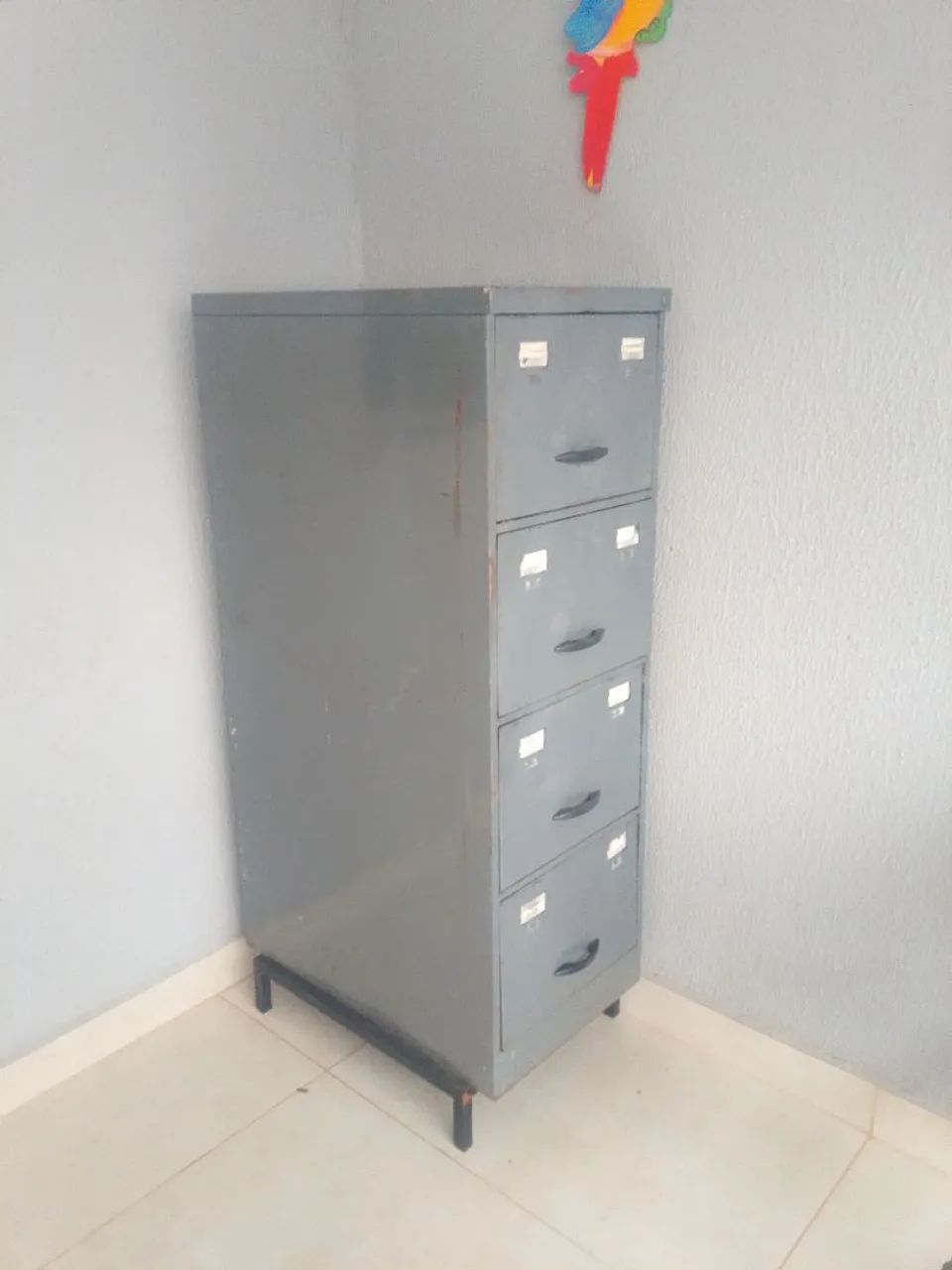 Armário de aço multiuso 