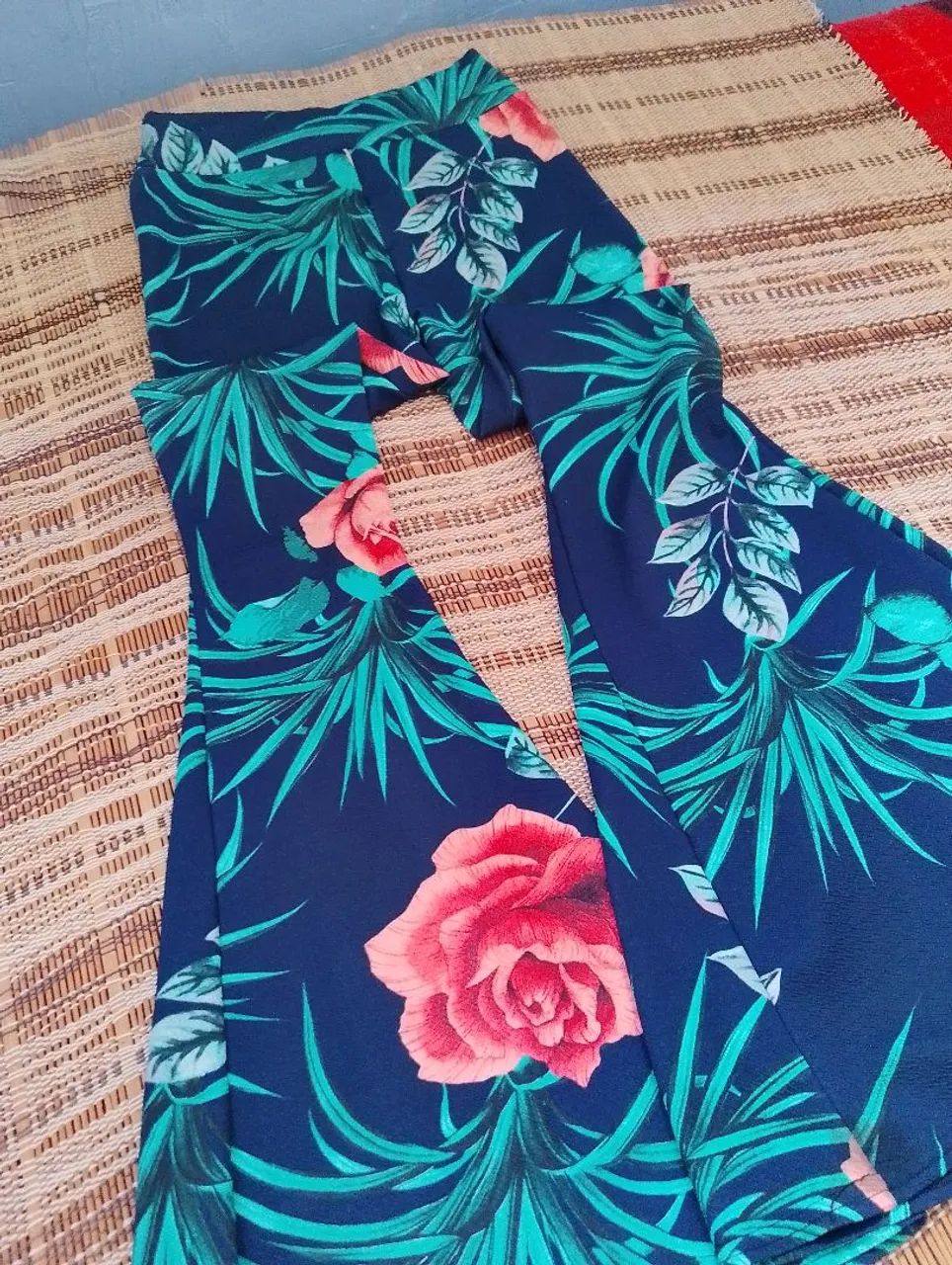 Calça estampada flare boca de sino - Foto 5
