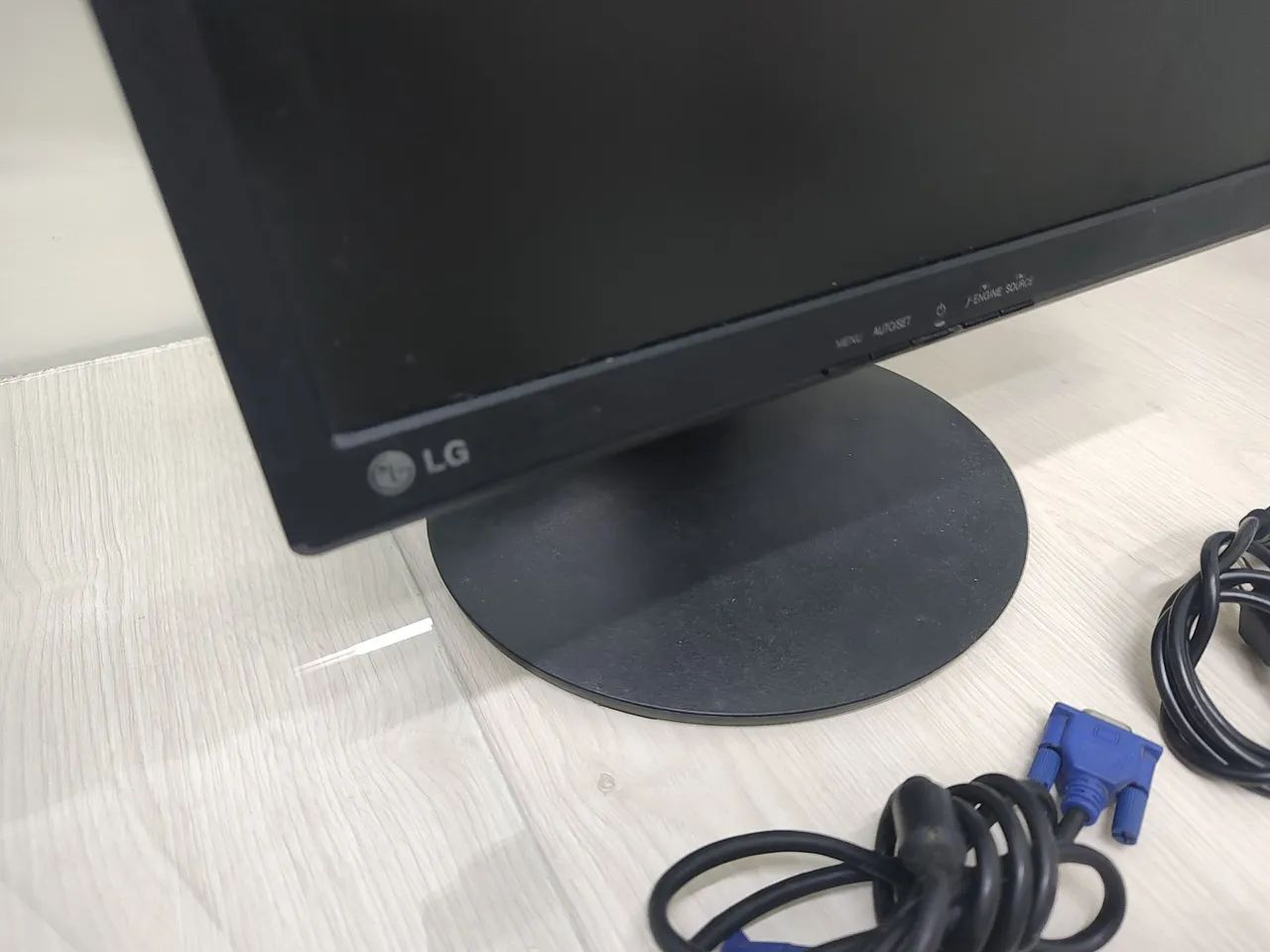 Monitor LG Flatron 17 -  acompanha cabos - Foto 2