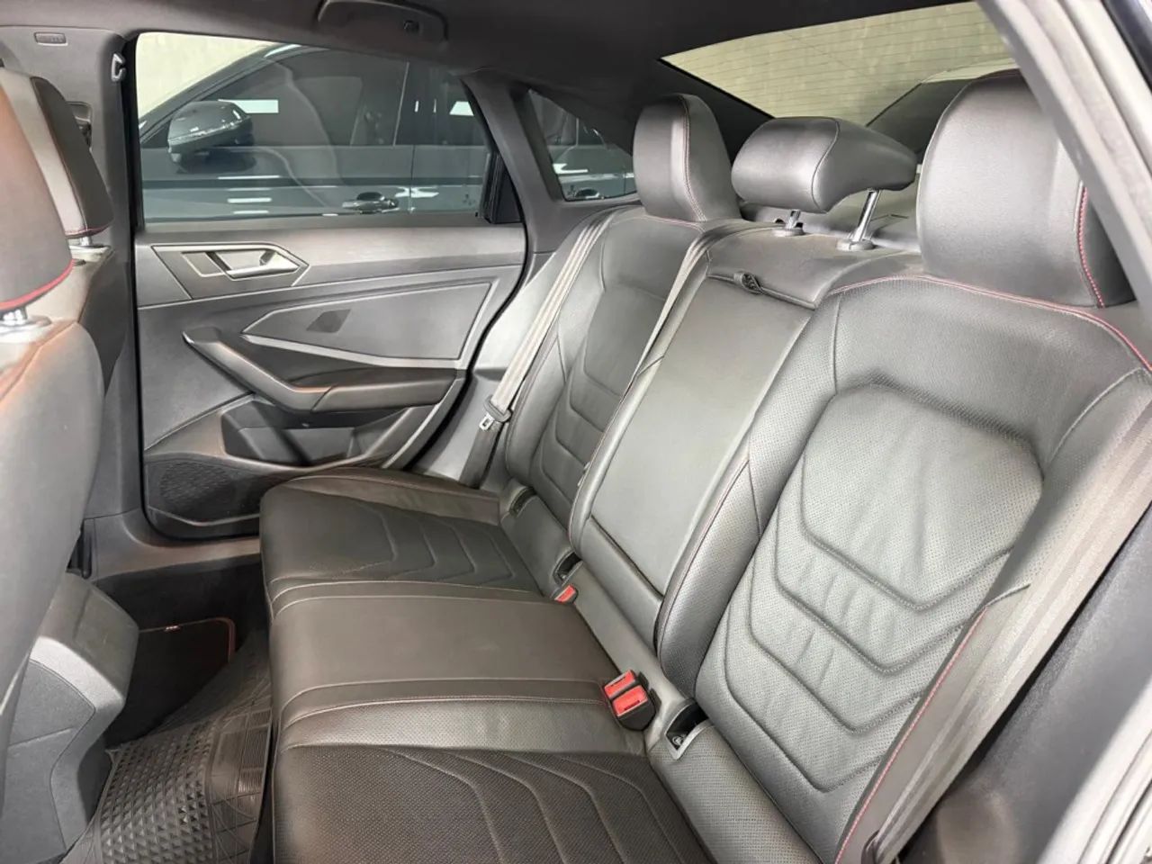 Volkswagen Jetta GLI 350 TSI 2.0 16V 4p Aut., foto 15 de 19