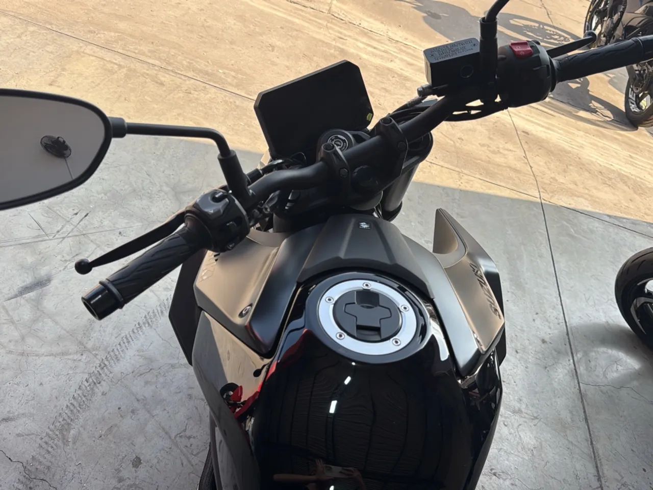 SUZUKI GSX 8S - Foto 3