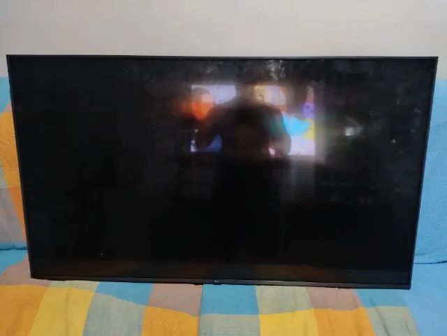 Tv LG 50 polegadas com som, mas sem imagem.