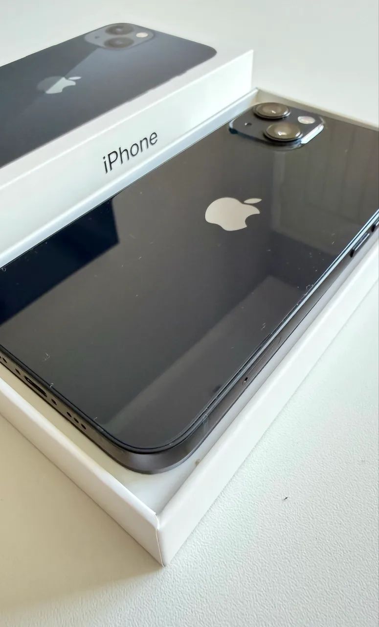 iPhone 13 com 128GB na cor Meia-Noite (Midnight) - Modelo A2633