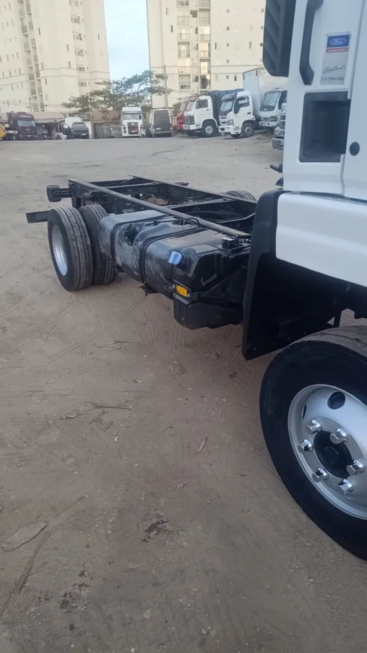 Ford Cargo 816 - Foto 4