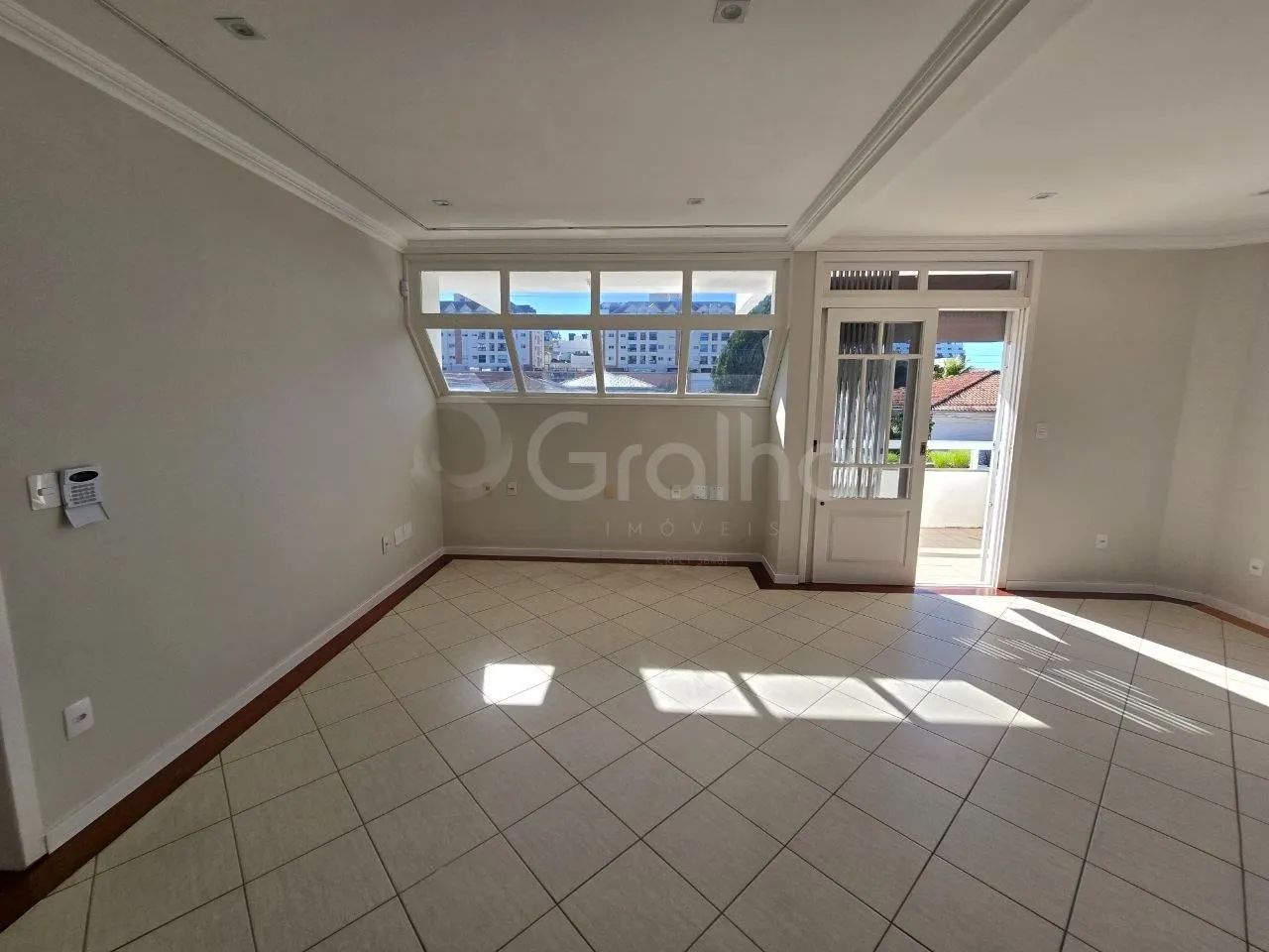 Casa de 284m² com 4 quartos sendo 2 suítes em Coqueiros - Foto 5