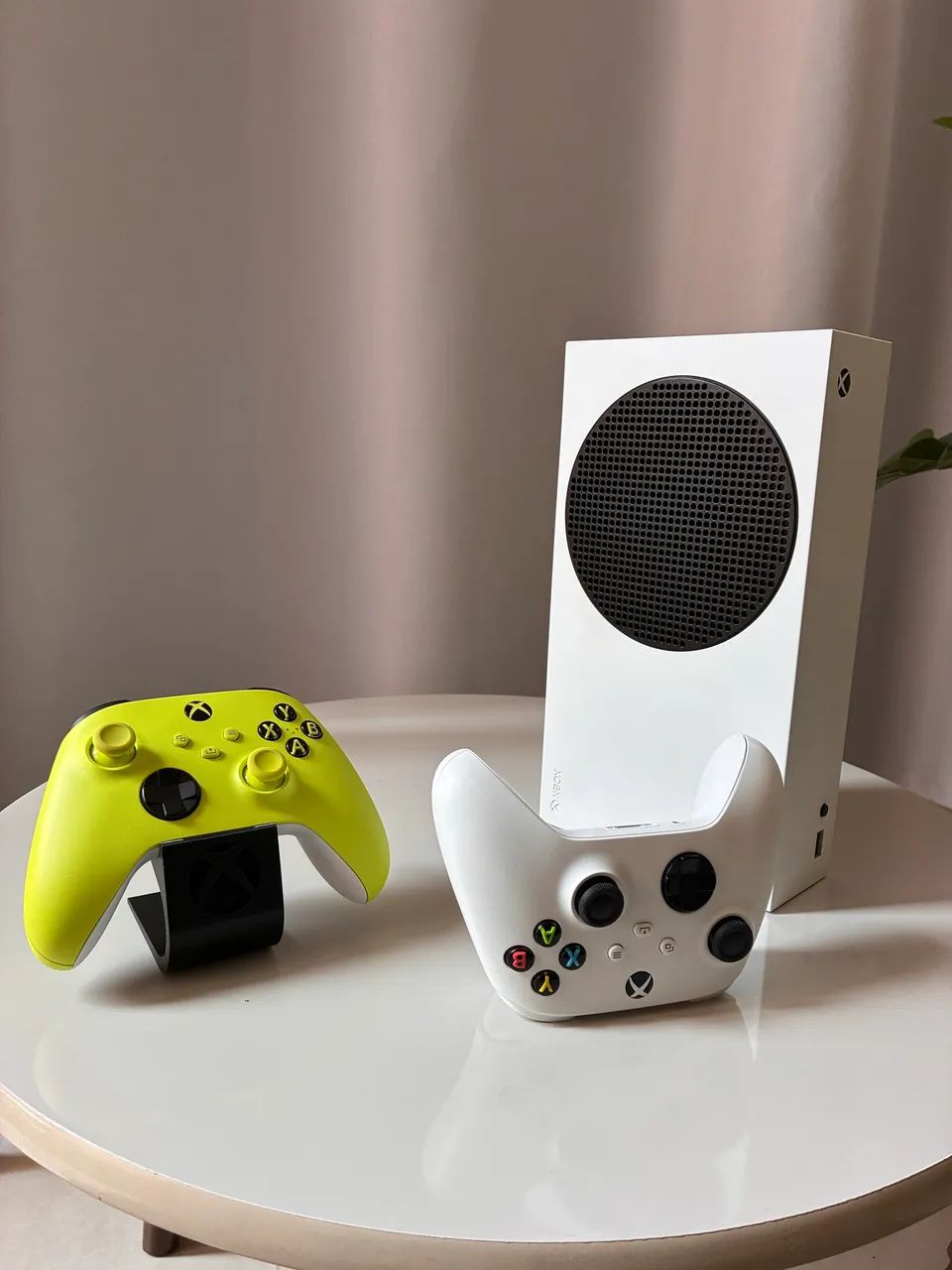 Xbox series s 2 controles 