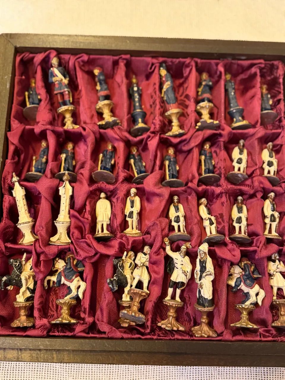 Jogo de xadrez com peças de bronze estilo medieval   - Foto 4