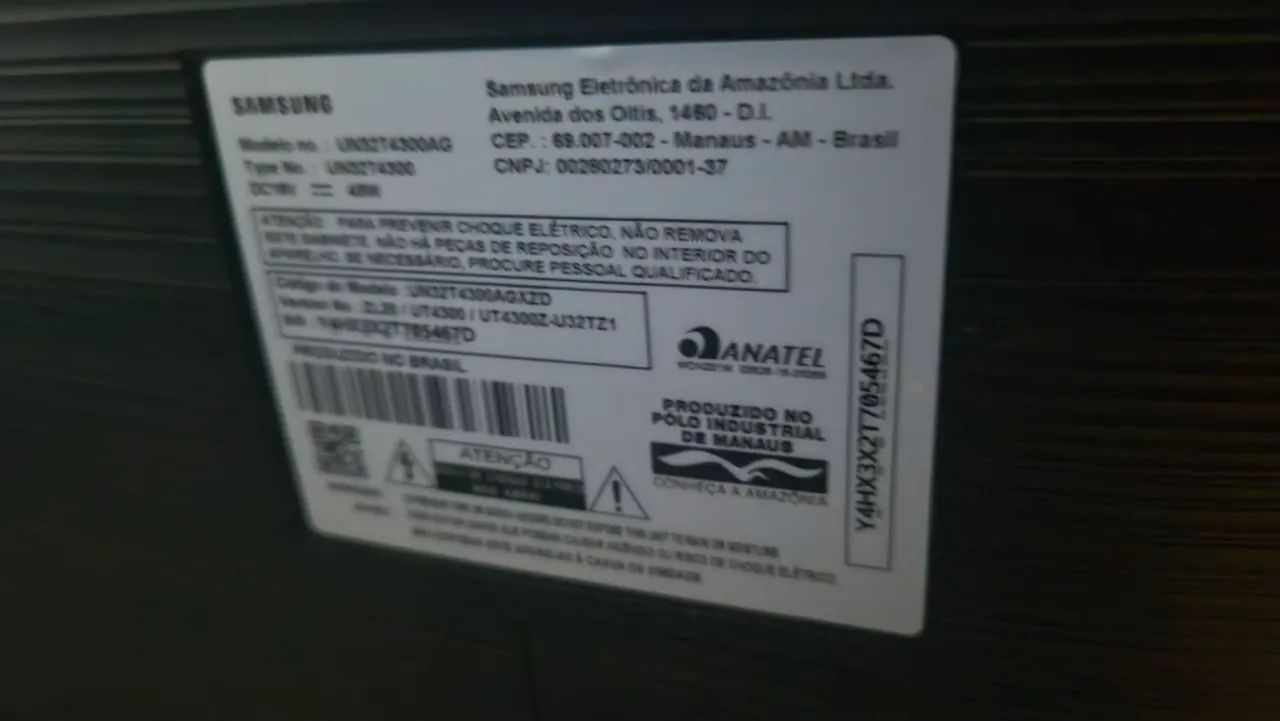 Smart TV Samsung UN32J4300AG usada - Foto 3