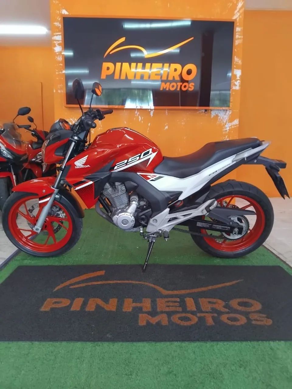Cb250 ABS 2022. - Foto 2