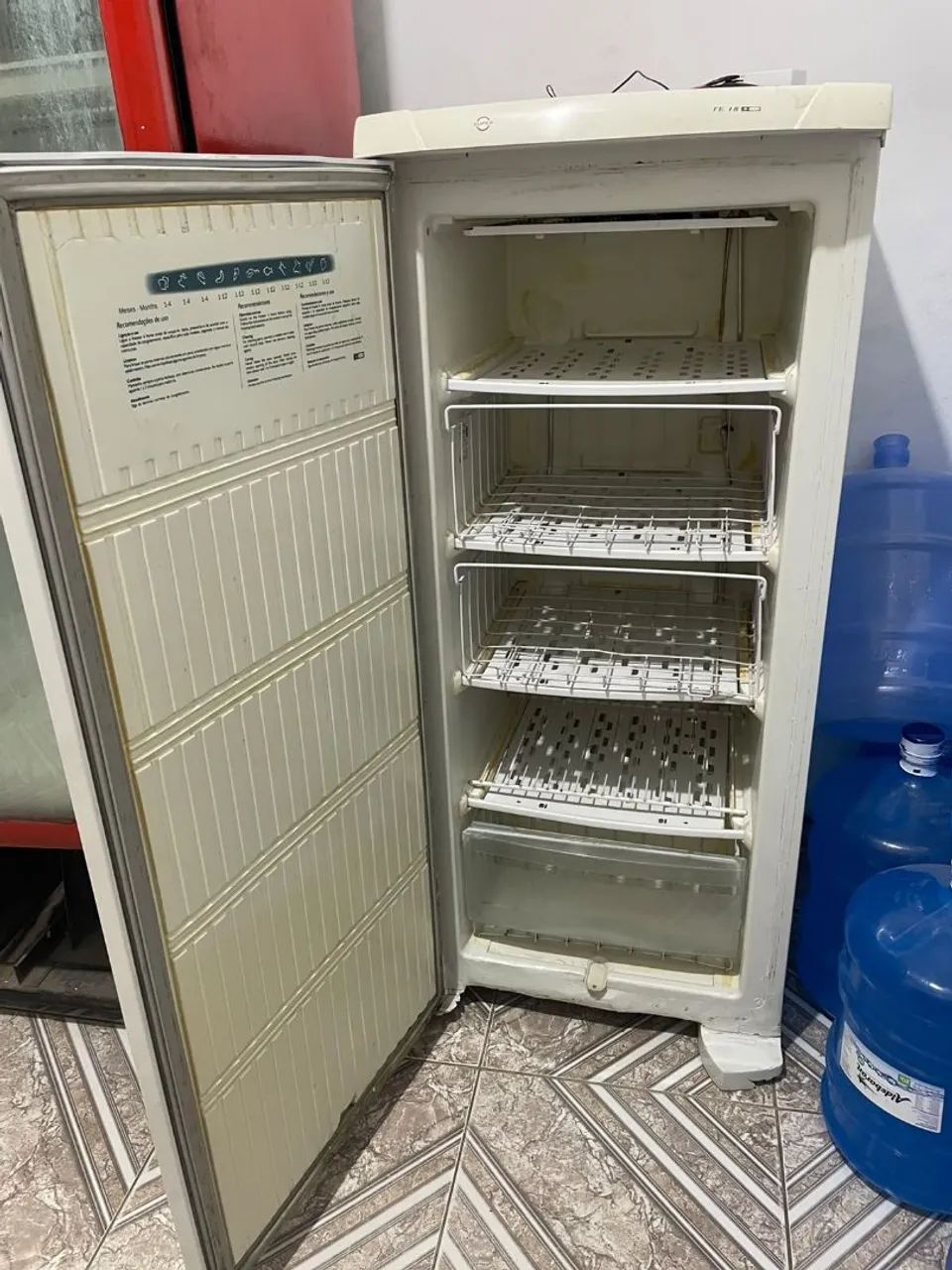 Freezer Vertical Electrolux FE18 - Foto 5