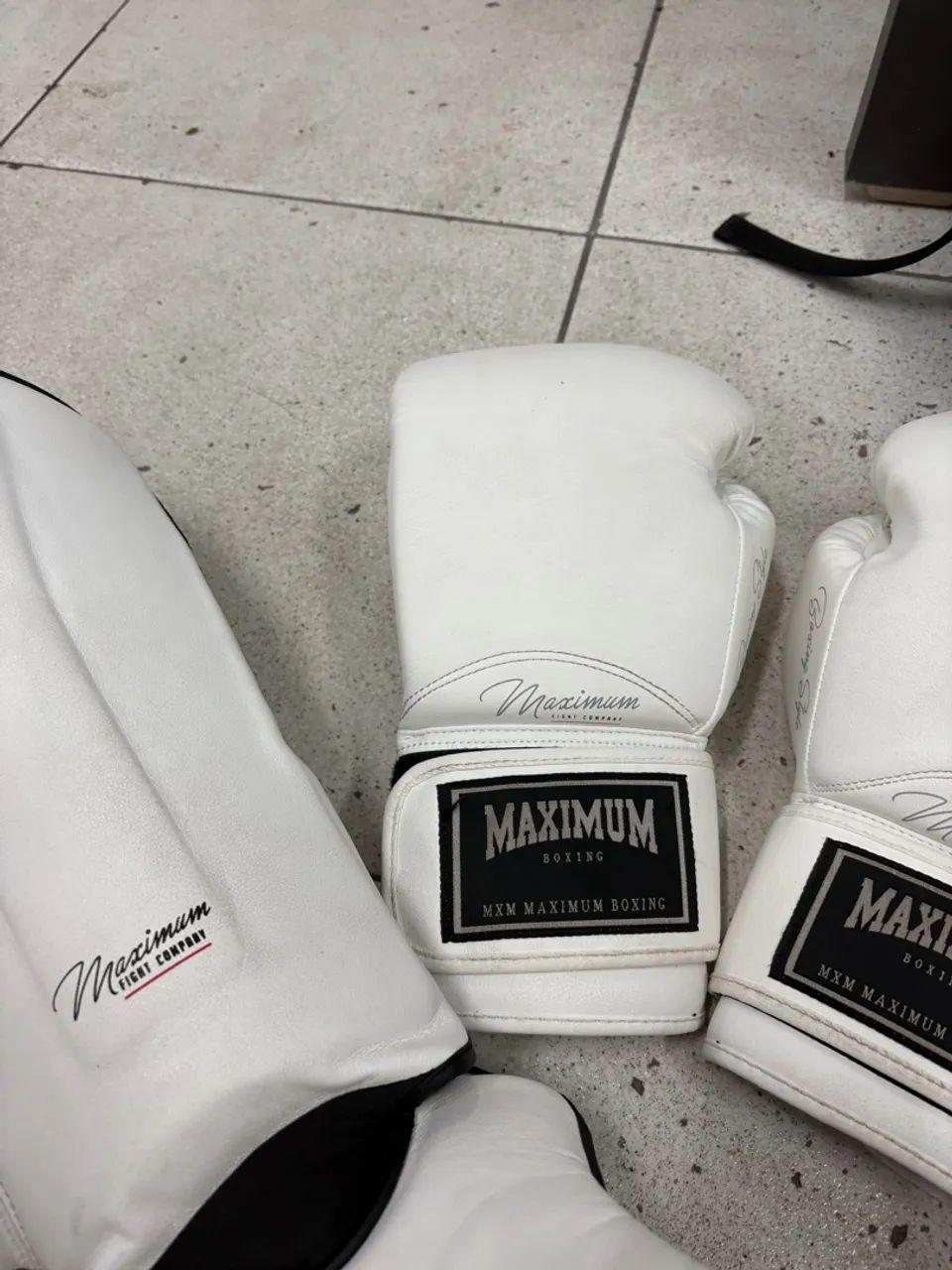 KIT LUVAS + CANELEIRA MAXIMUM - BRANCA