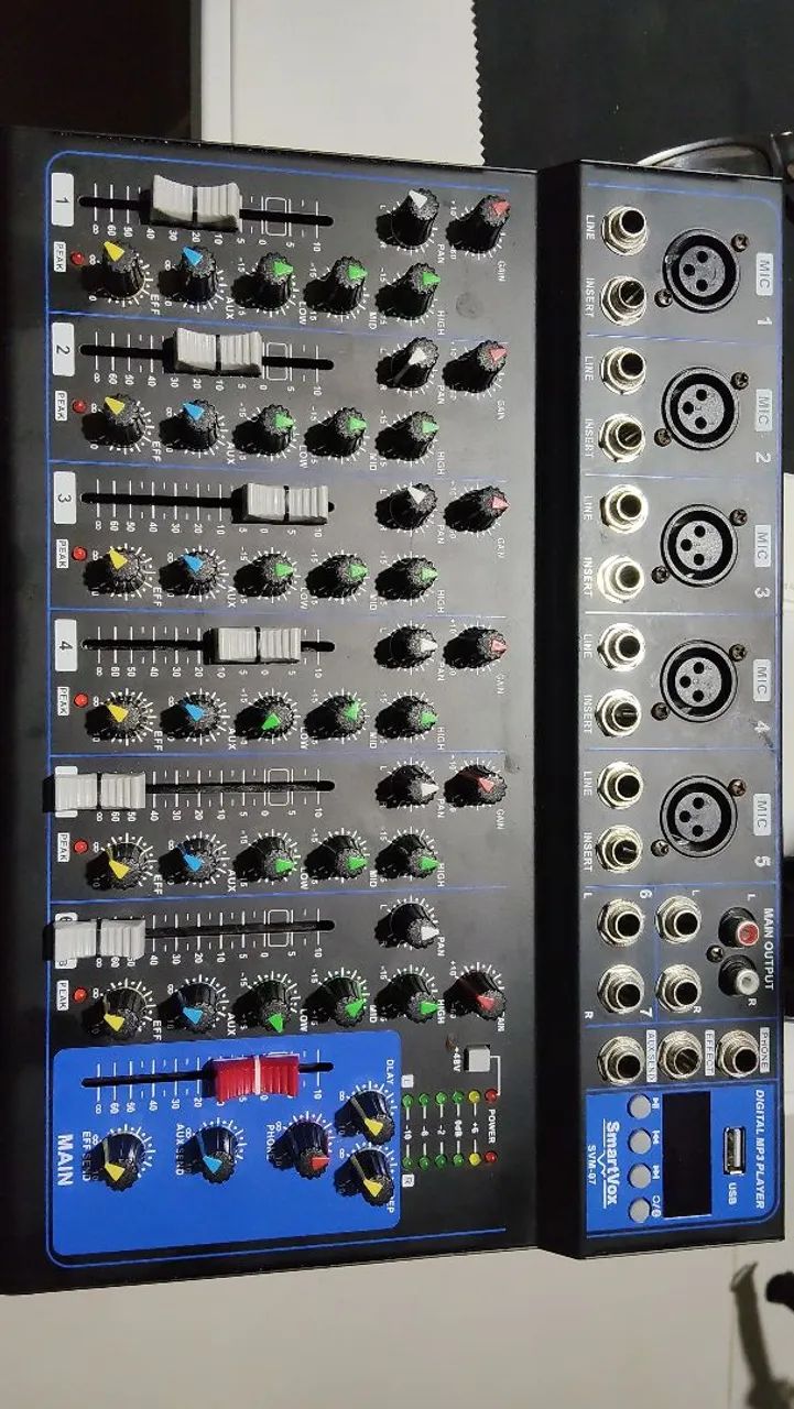 MESA DE SOM - 8 CANAIS 